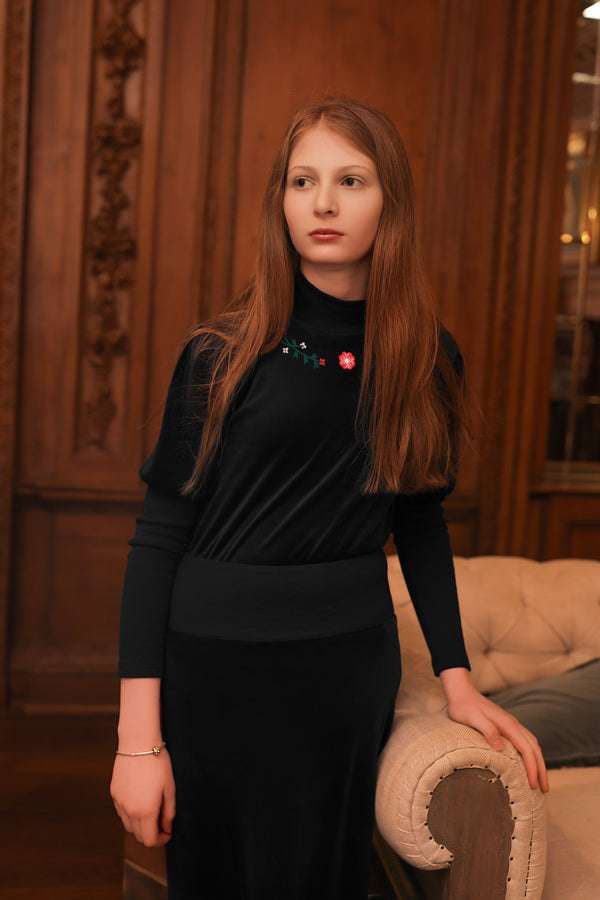 EMBROIDERED SHABBOS TEEN SET