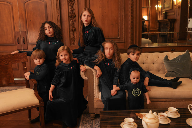 EMBROIDERED SHABBOS SET - GIRL